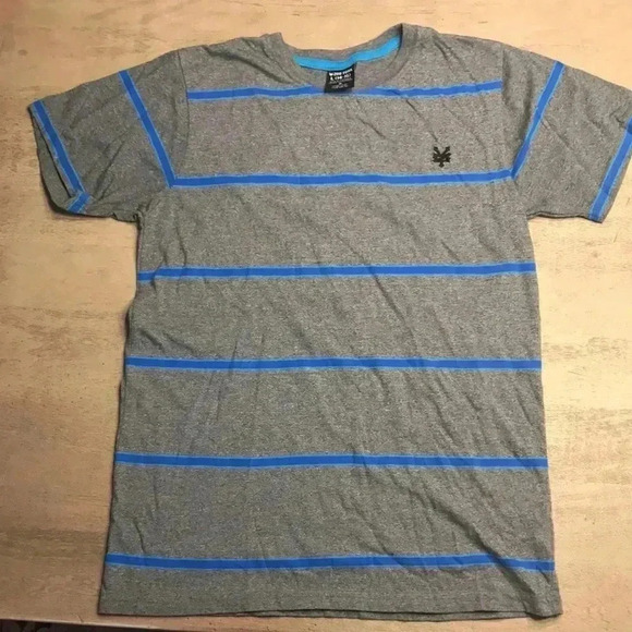 Lot of 2, short sleeved T-shirt size Large - Picture 4 of 5